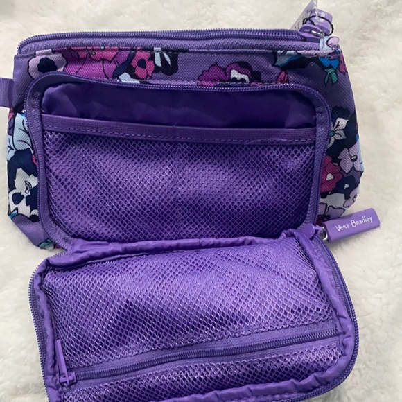💜🆕Vera Bradley Lighten Up Compact Organizer, Enchanted Garden - Picture 3 of 6